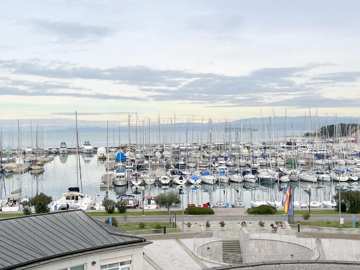 Luxury Marina View Apartment Изола Экстерьер фото